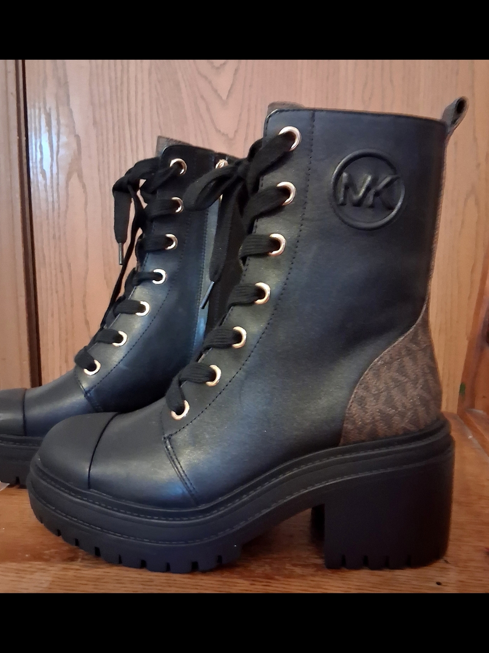 Michael Kors Black Lace-Up Platform Ankle Boots Sz 6.5 NWOT - Picture 6 of 12